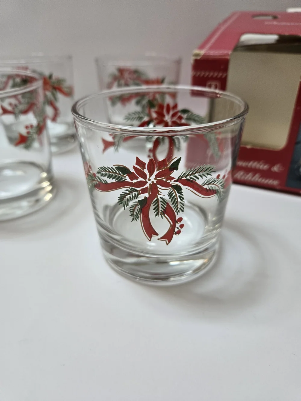 Vintage Anchor Hocking Poinsettia & Ribbons Rocks Glasses Set of 4 Christmas USA